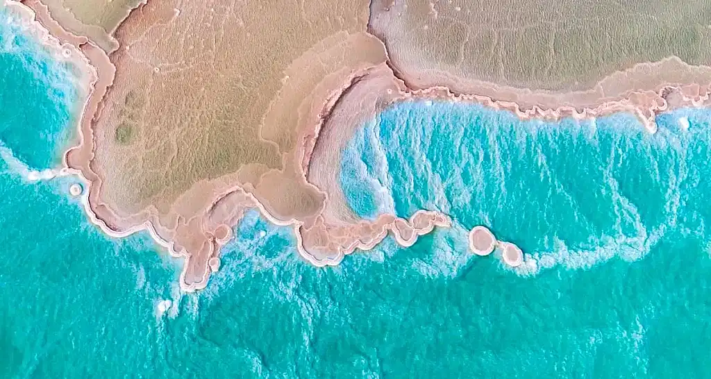 mineral-swim-dead-sea-minerals-pool